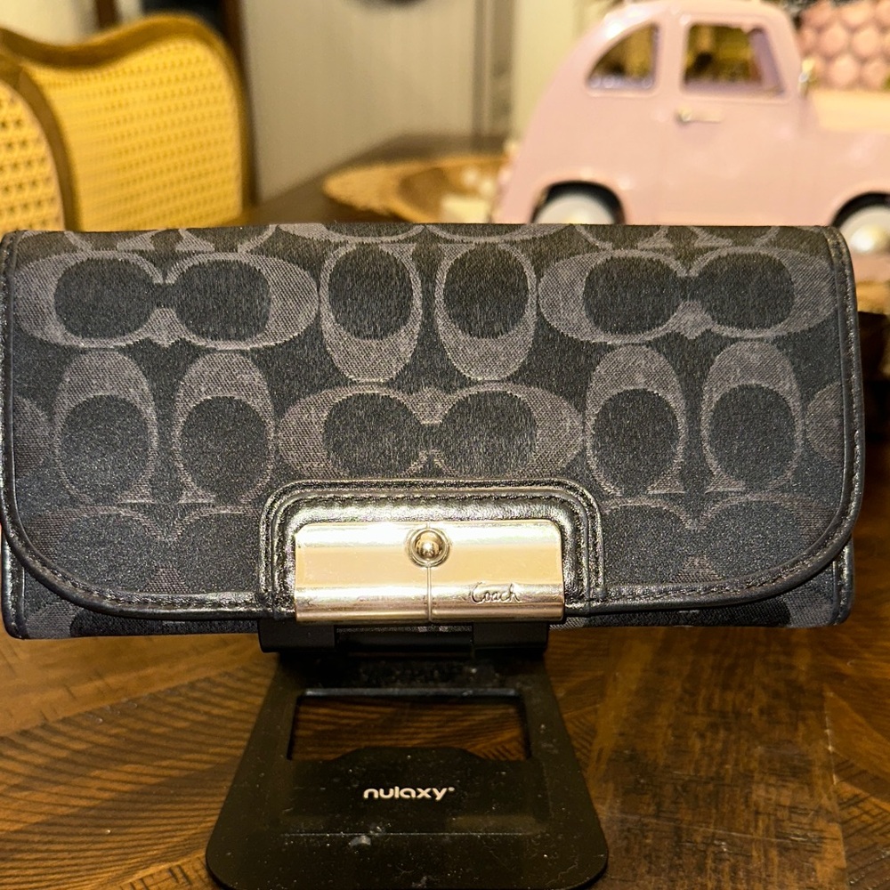 Coach Black Signature Wallet with Silver Clasp